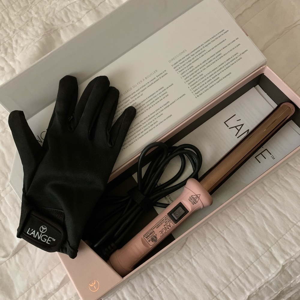 L’ANGE Ondulé 25 MM Titanium Curling Wand Blush
